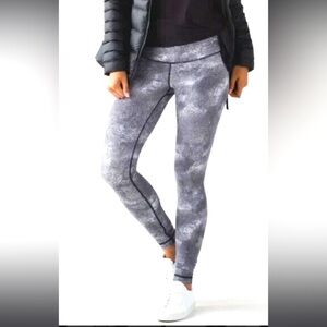 Like new Lululemon wunder legging tweed/ grey fade 6 athletic yoga workout $100